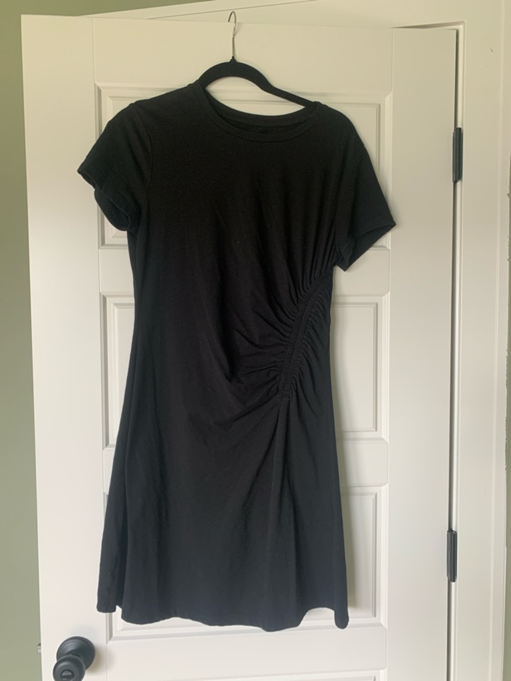 Universal Thread Black Short-Sleeve Ruched Mini Dress